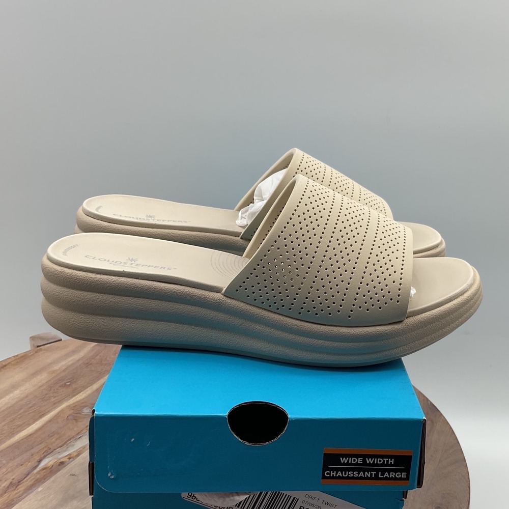Clarks Cloudsteppers Drift Twist Sandal Womens 9 Wide Perforated Slide Beige - Picture 9 of 10